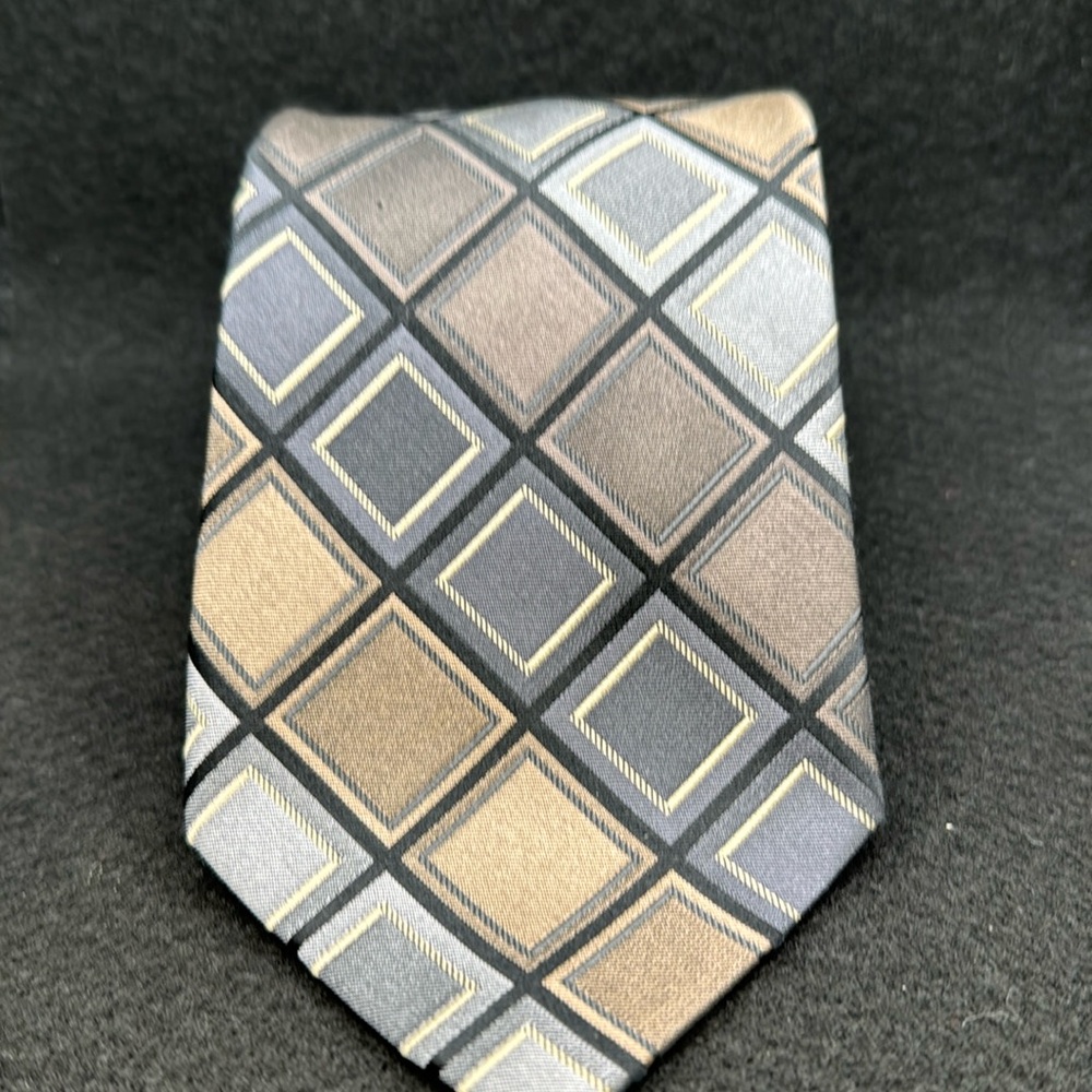 axcess ( a Claiborne company) Silk Tie